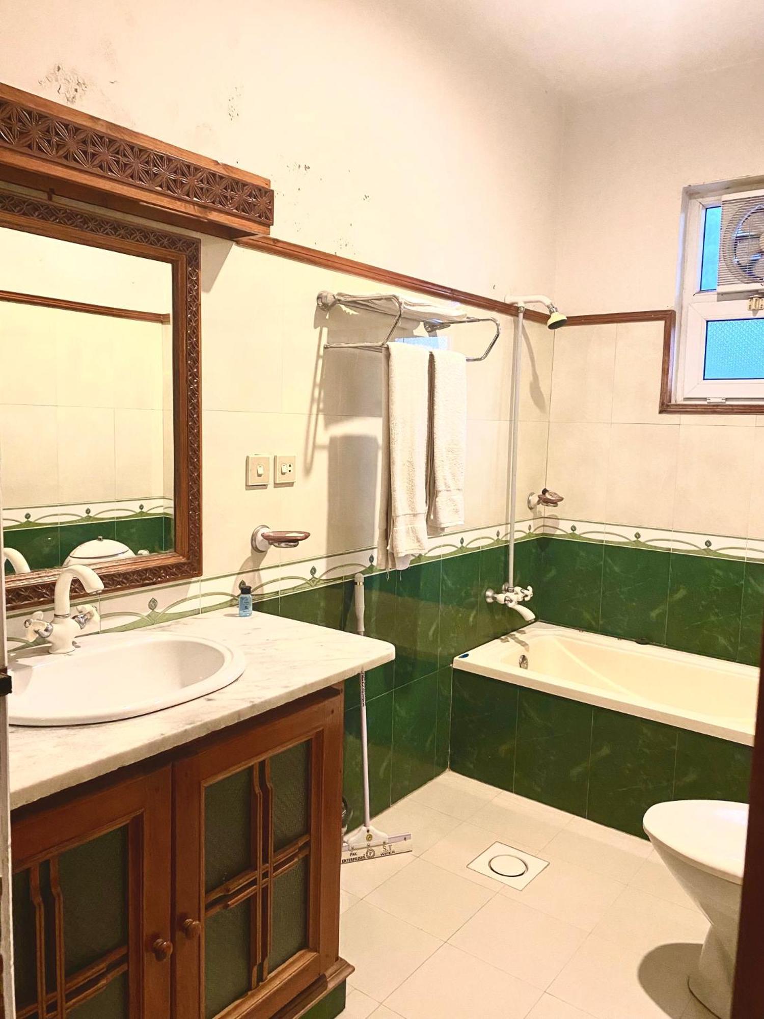 Rock City Resort Saidu Sharif エクステリア 写真