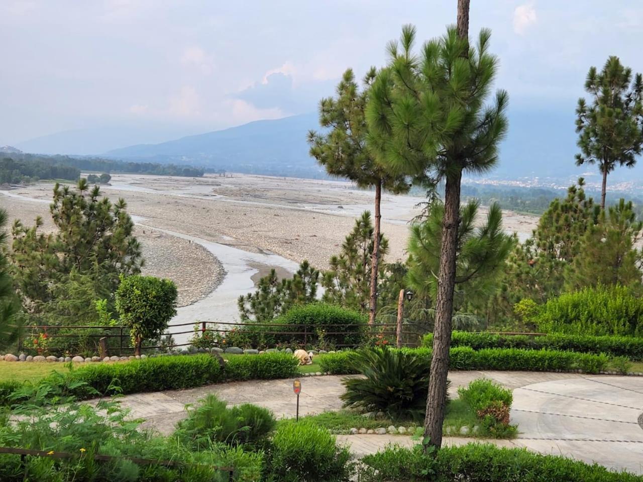 Rock City Resort Saidu Sharif エクステリア 写真